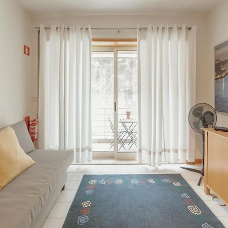 Downtown Trindade Apartment With Terrace By Vacationy ポルト エクステリア 写真